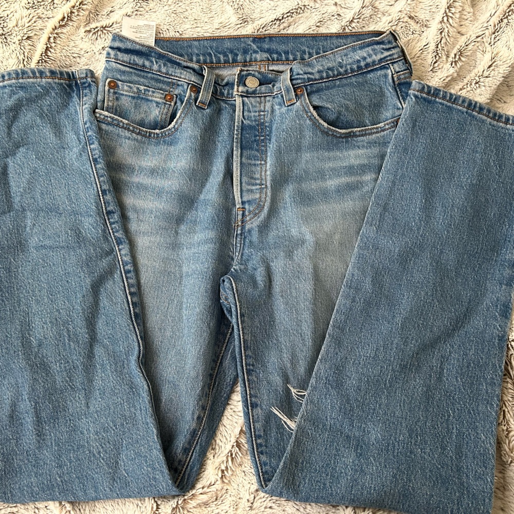 Levi straight leg denim blue jeans size 27/30